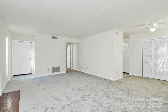 Building Photo - 6121 Heathstone Ln