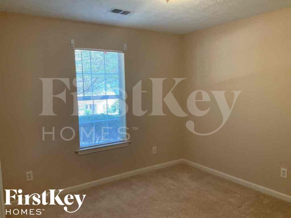 Building Photo - 100 Myrtle Grove Ln