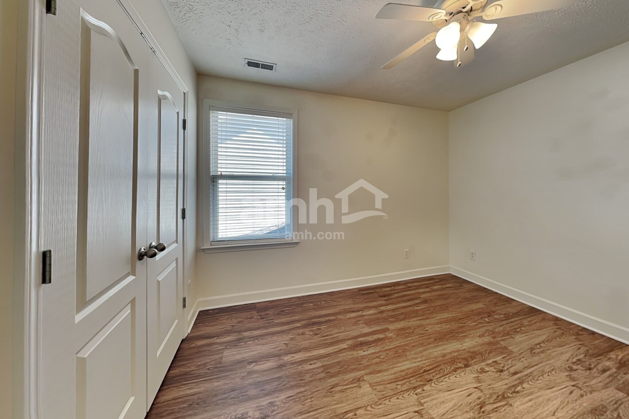 Building Photo - 1504 Beaconcrest Cir