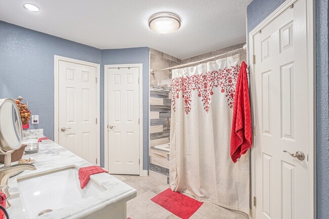 Building Photo - 5118 Whittier Oaks Dr