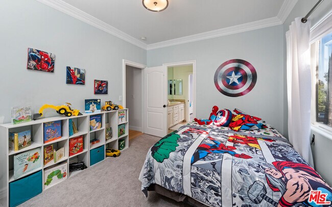 Building Photo - 4513 Tobias Ave