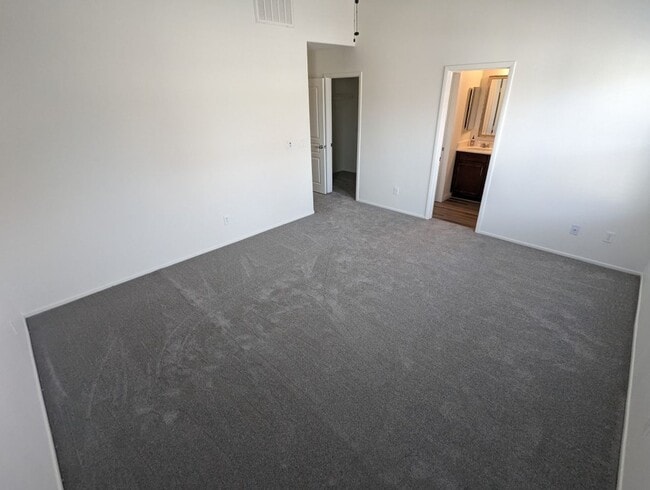 Building Photo - 10807 Mason Hill Ave