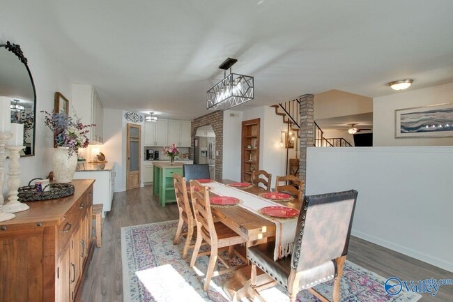 Building Photo - 2013 Wrenwood Dr SE