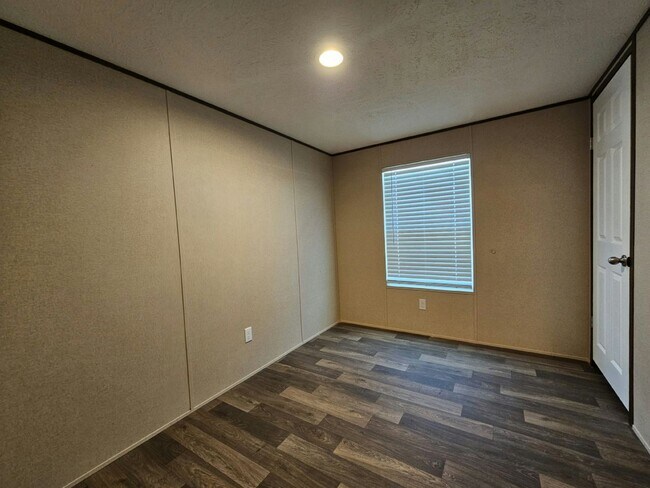 Building Photo - 1082 Myakka Dr