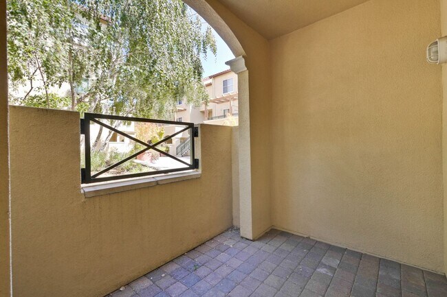 Building Photo - Downtown Mountain View l Stylish Home
