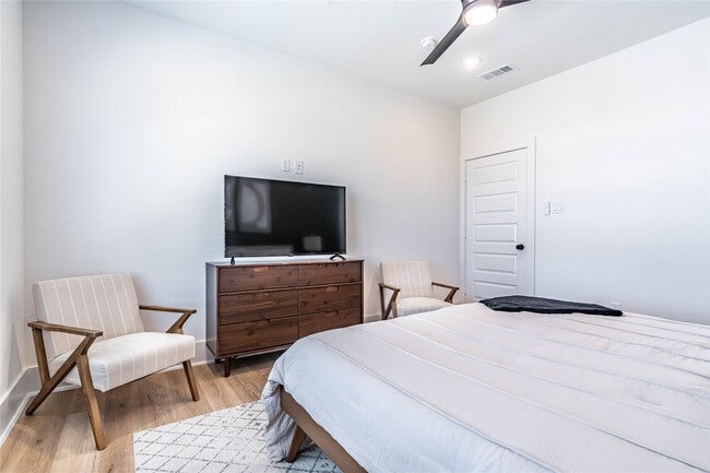 Building Photo - 5738 Barbara Rose Ln