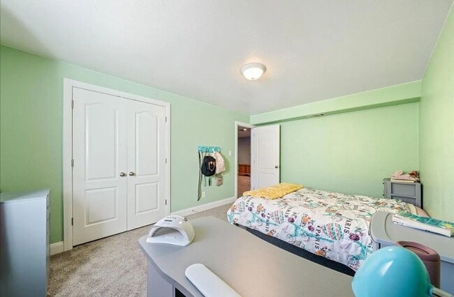Building Photo - 810 E Homestead Dr