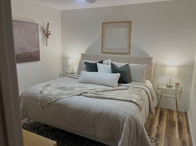 Building Photo - Charming 2BR+ Loft Lake House in Maple Lake