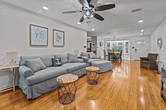 Building Photo - Killearn POOL Home