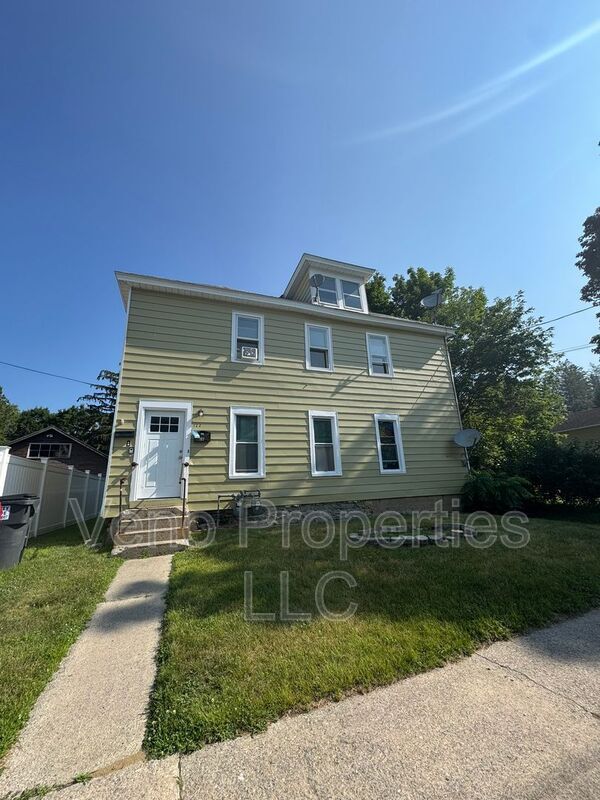 Primary Photo - 122 South St
