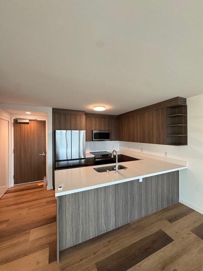 Building Photo - Ready to Move in Brand New Condo! First Time Renting! 1 Bed/1 Bath/1 Parking at The Park on Ke‘ea...