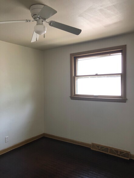 Building Photo - 7429 W Beckett Ave