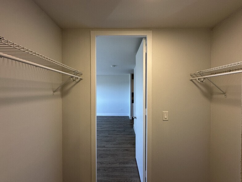 Building Photo - 1349 N Dearborn St