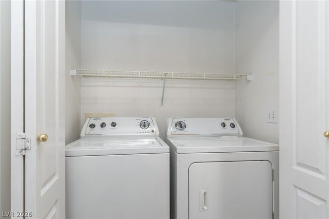 Building Photo - 2137 Polynesia Cir