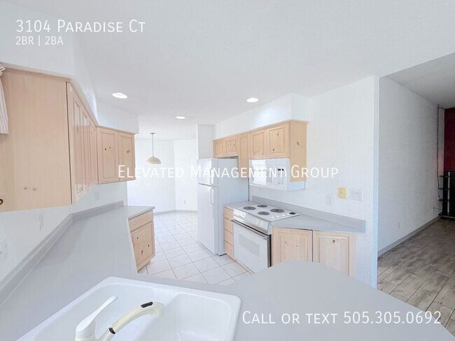 Building Photo - 3104 Paradise Ct SE