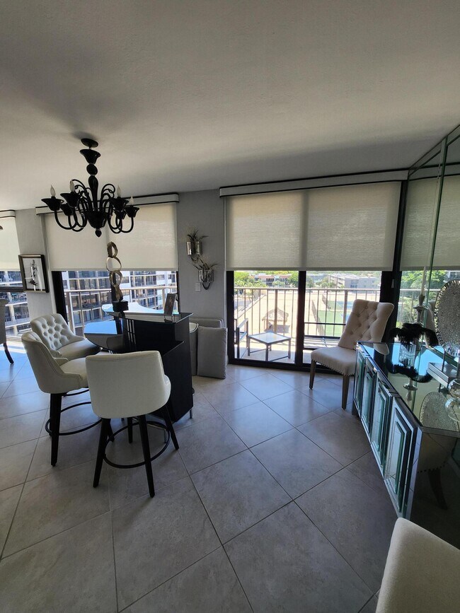 Building Photo - 899 Jeffery St