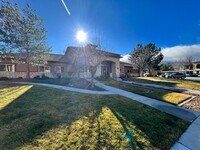 Building Photo - <b>Silver Creek Condo- Three Bedroom Two Bath<br><br>