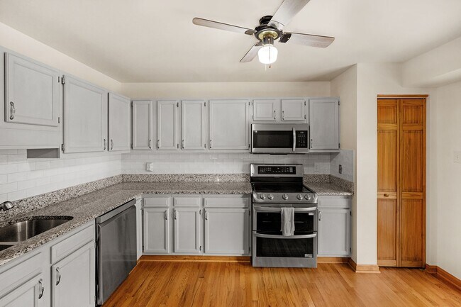 Building Photo - 505 4th