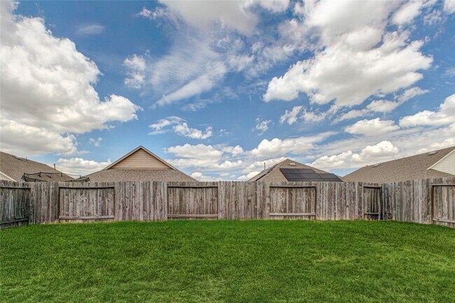 Building Photo - 23810 Rivage Ridge Dr