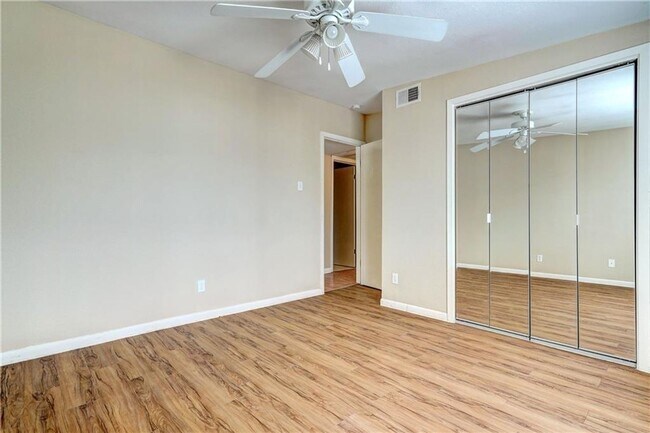 Building Photo - UT condo for lease