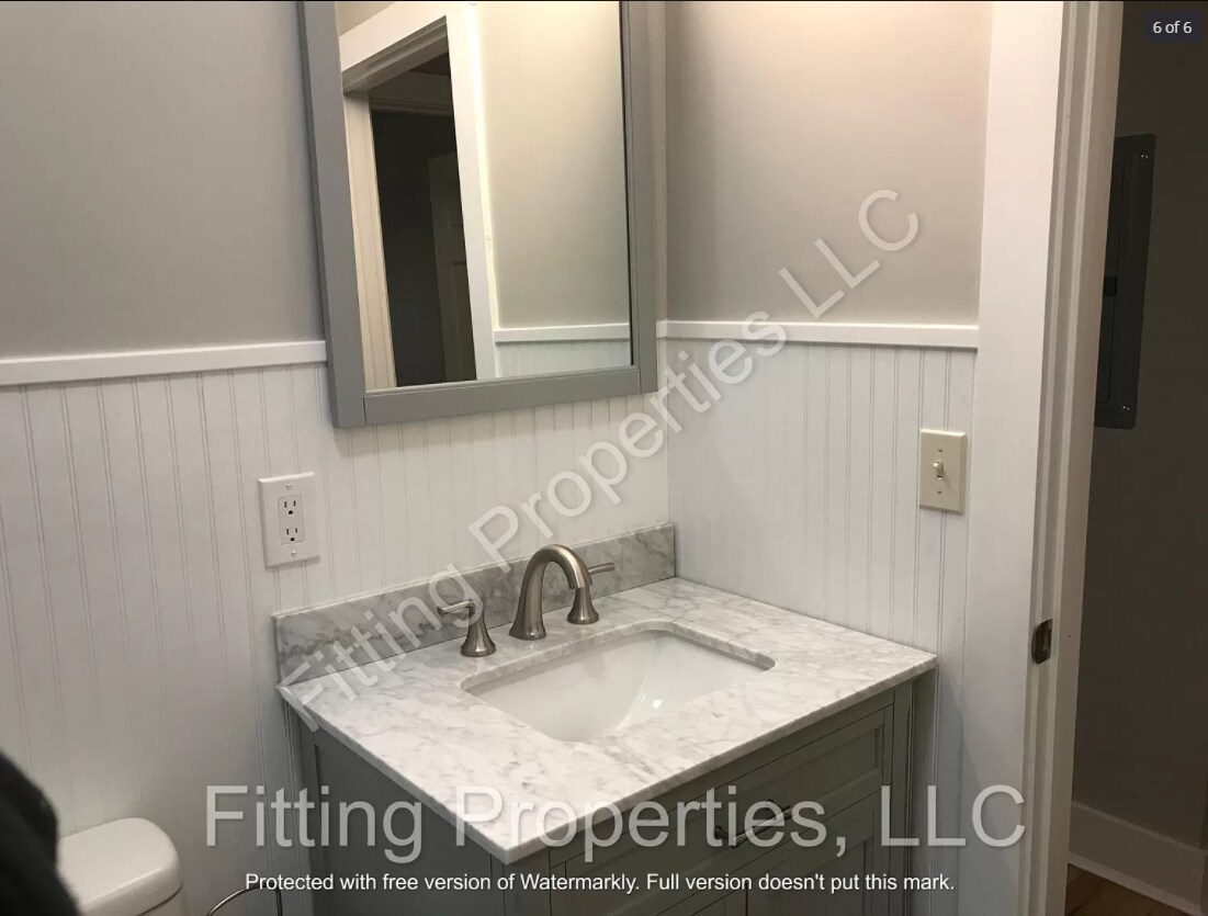 Building Photo - 624 Frasier St