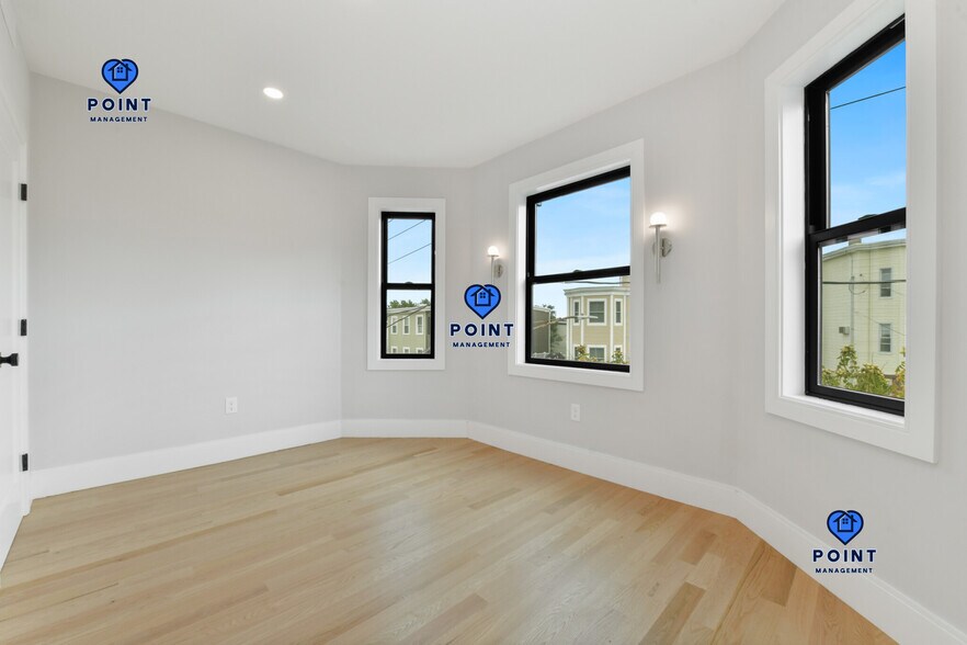 Building Photo - 516 Sumner St