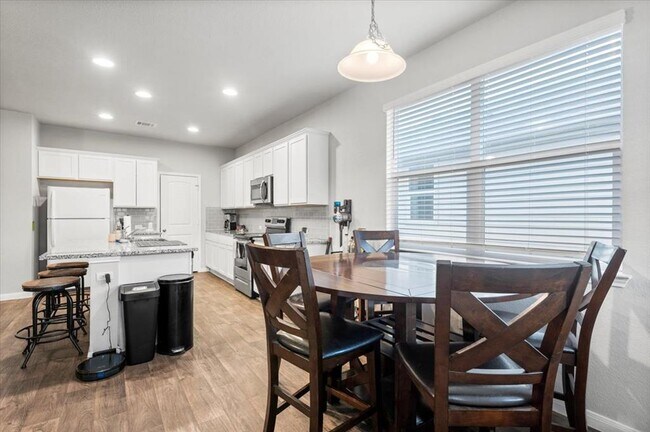 Building Photo - 129 Jubilee Dr