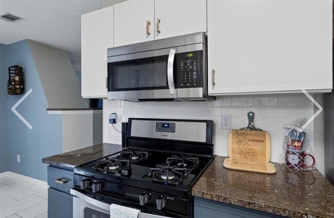 Building Photo - Updated 3-Bed Townhome Oasis in Copperfield | Greenbelt Views, Granite Kitchen & Move-In Ready!