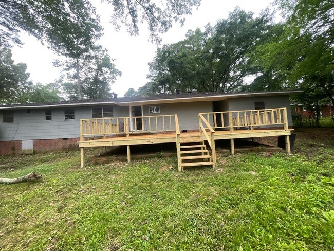 Building Photo - 2718 E Benwood Dr