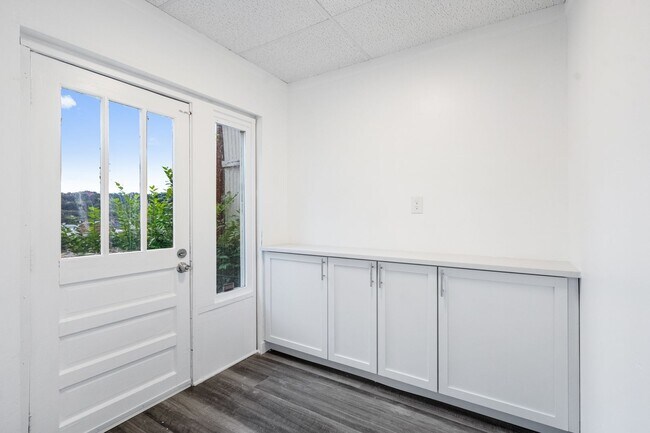 Building Photo - 1809 Lowrie St