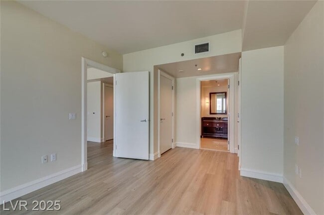 Building Photo - Luxury High-Rise Living at SKY | 29th Floo...