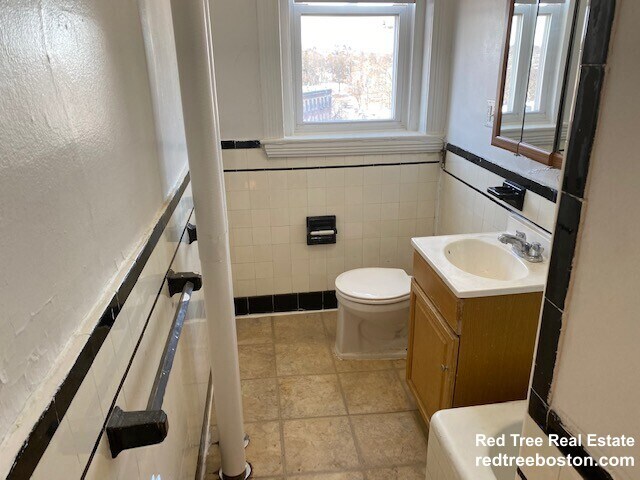 Building Photo - 1820 Commonwealth Ave