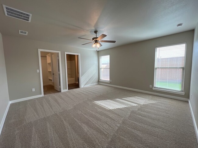 Building Photo - 7108 E County Rd 99