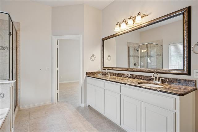 Building Photo - 10032 Gentry Dr