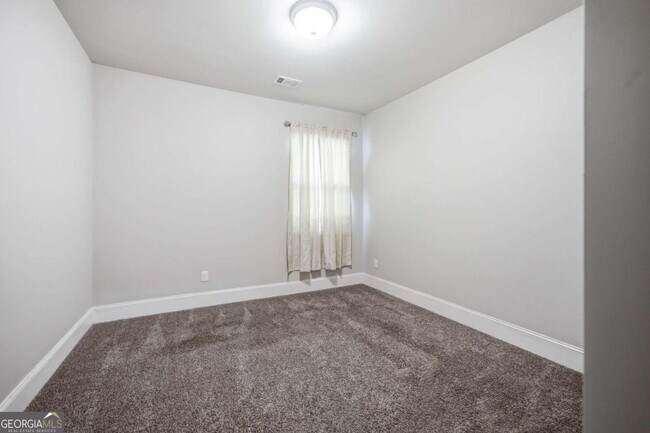 Building Photo - 2053 Hamilton Lake Pkwy