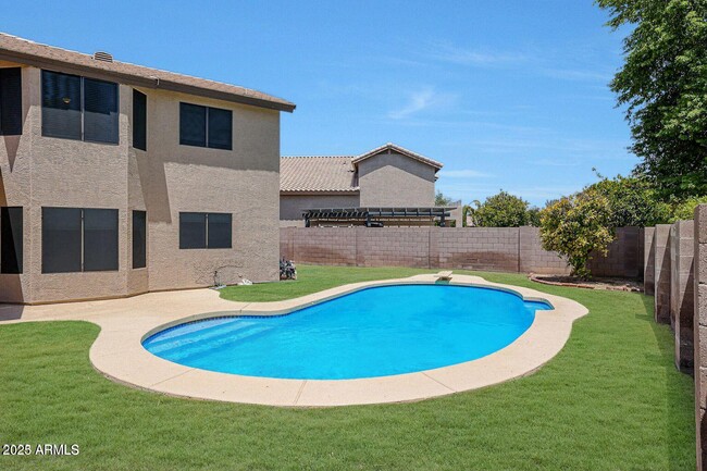 Building Photo - 1815 E Dava Dr