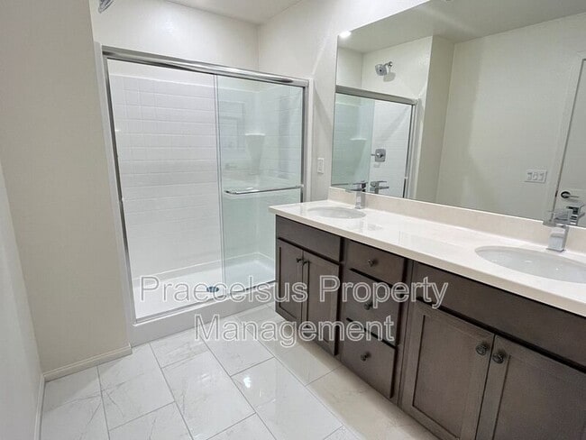 Building Photo - 1475 Suwerte Ave