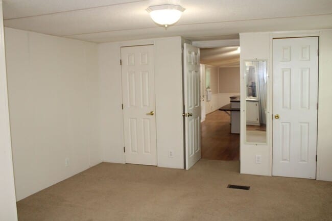 Building Photo - Updated Mobile Home