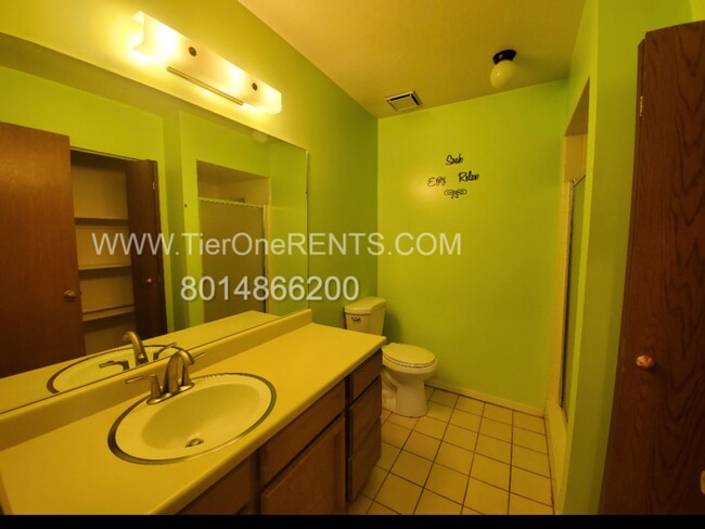 Building Photo - This property offers a NO DEPOSIT option a...