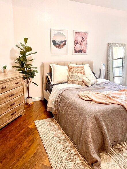 Building Photo - 1501 Front St