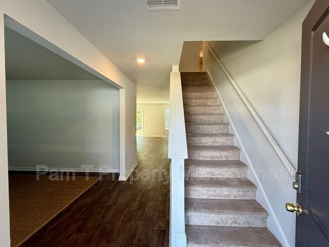 Building Photo - 512 Turpentine Trl