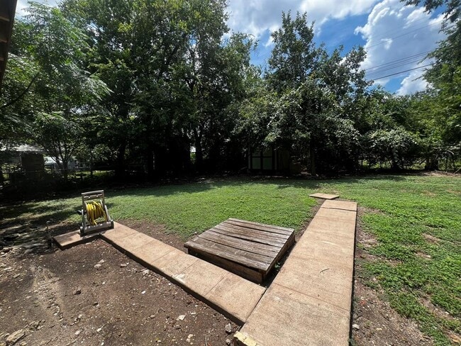 Building Photo - 4512 Jinx Ave