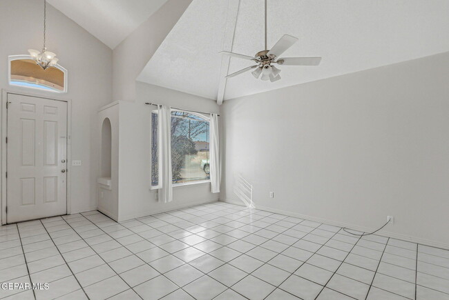 Building Photo - 3132 Tierra Lima Dr