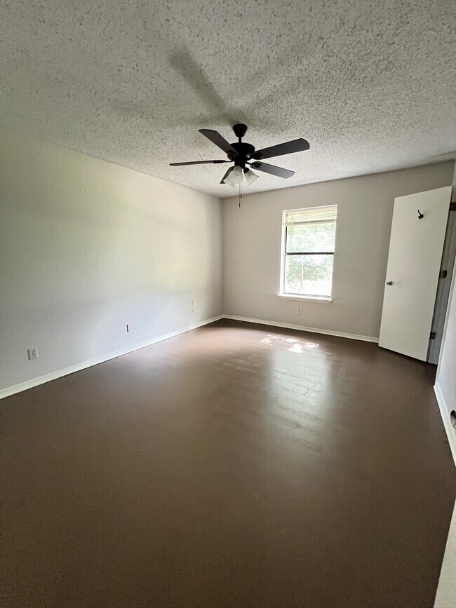 Building Photo - 15122 CR195