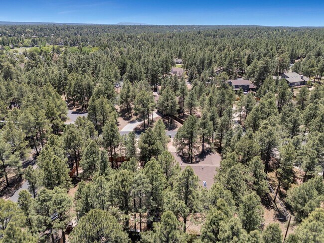 Building Photo - Gorgeous Furnished Country Club Rental