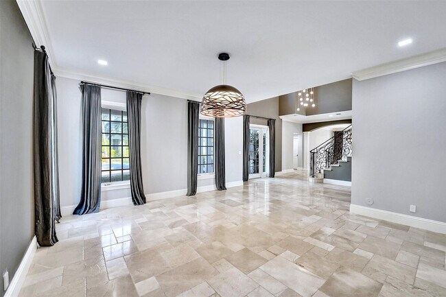 Building Photo - 1744 SE 9th St