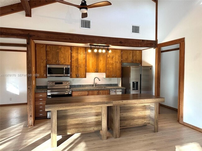 Building Photo - 17010 SW 77th Ave