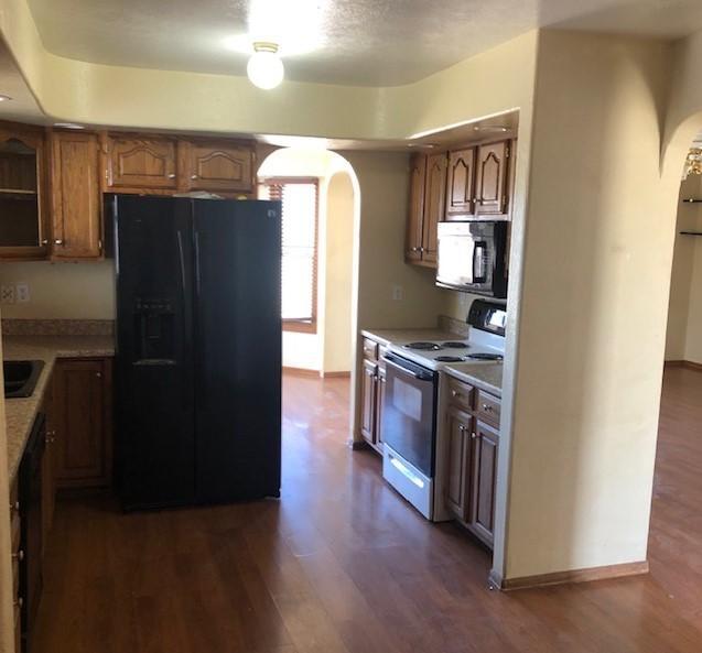 Building Photo - 985 S Monterosa Dr