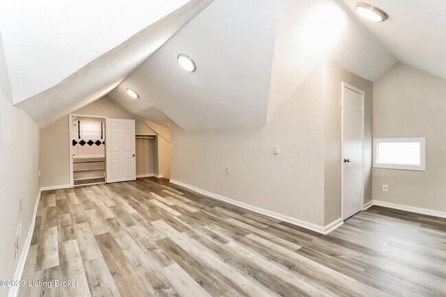 Building Photo - 113 S 43rd St