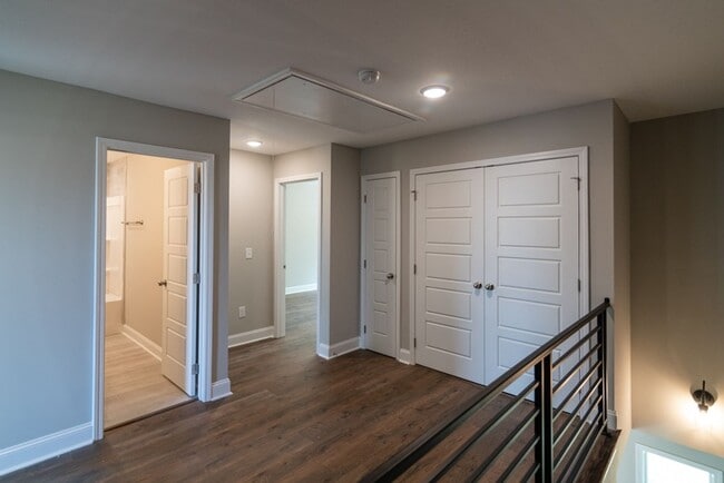 Building Photo - Contemporary 3-Bedroom Beauty with Walk-In Closet and Tile Shower Retreat